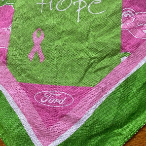 ๐ Lily Pulitzer Ford Breast Cancer Awareness Scarf ๐ - Picture 2 of 3